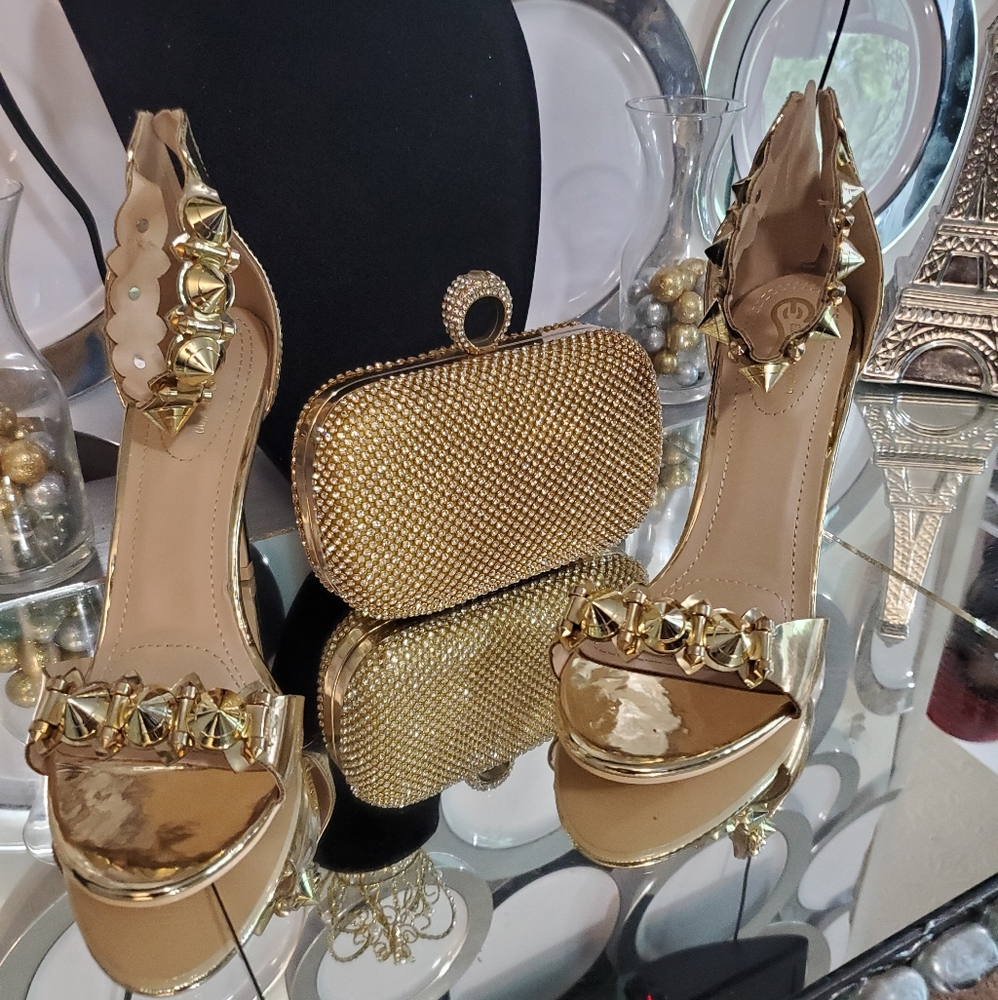 Heels - Picture 4 of 5